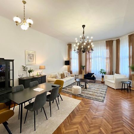 Hillside Luxury Residence Budapest With Free Garage エクステリア 写真