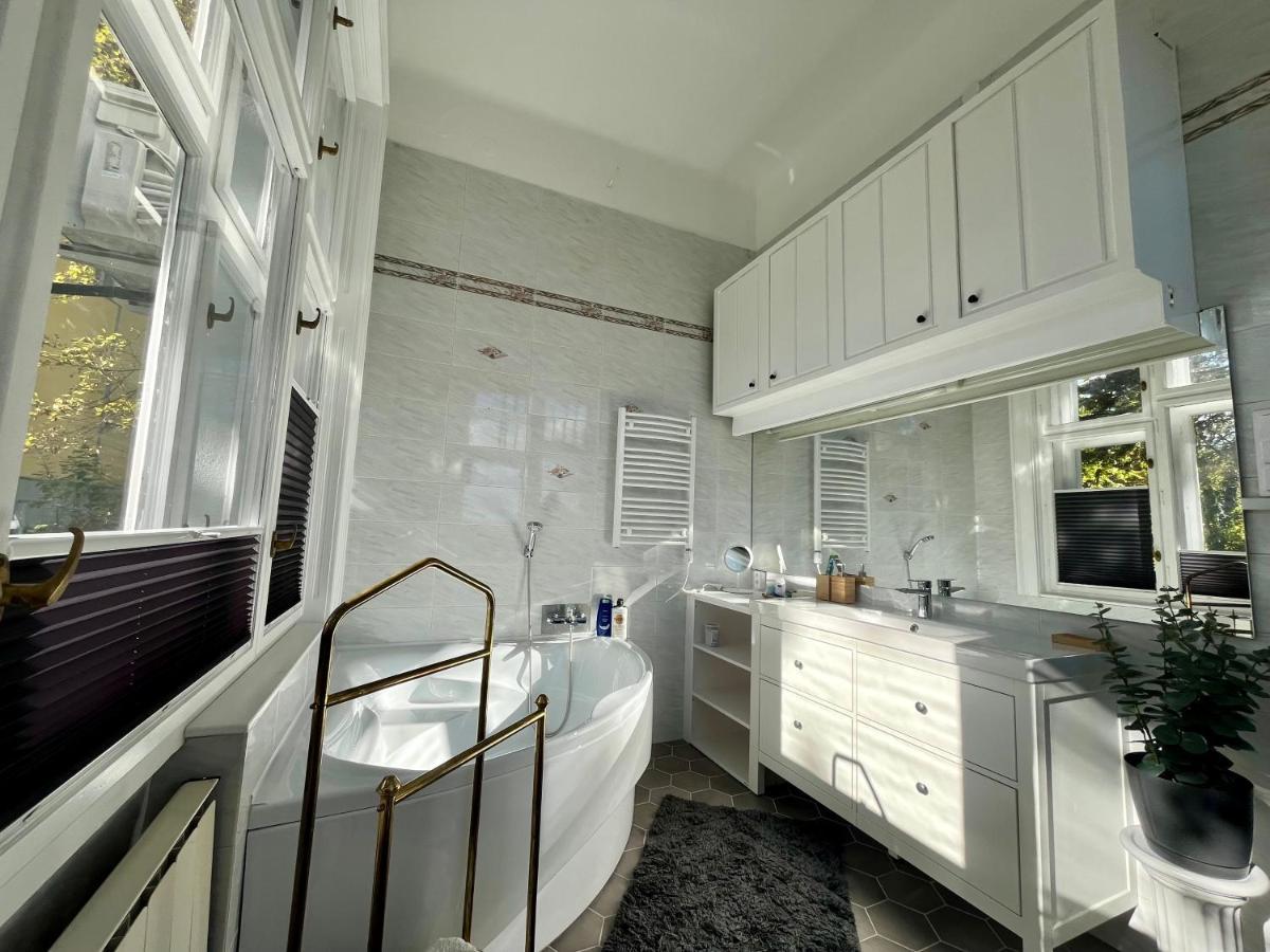 Hillside Luxury Residence Budapest With Free Garage エクステリア 写真