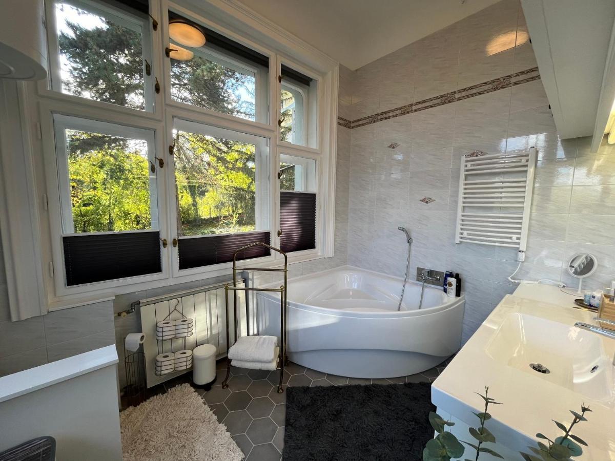 Hillside Luxury Residence Budapest With Free Garage エクステリア 写真