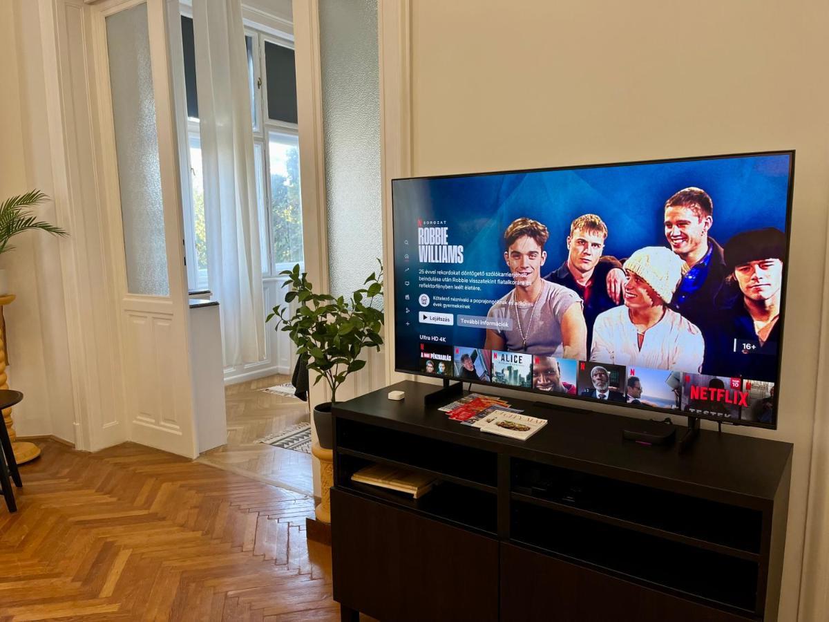 Hillside Luxury Residence Budapest With Free Garage エクステリア 写真