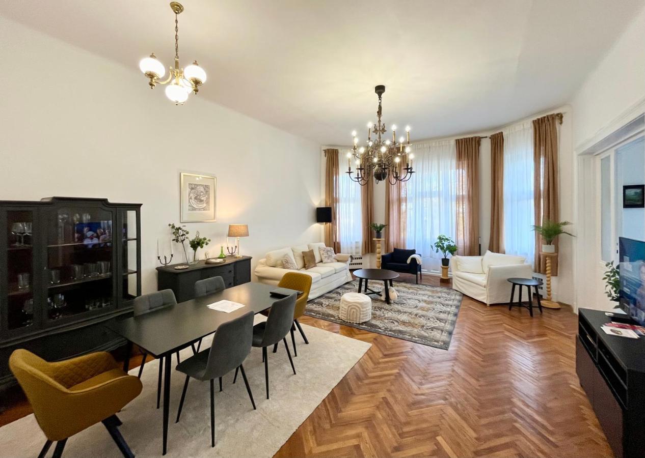 Hillside Luxury Residence Budapest With Free Garage エクステリア 写真